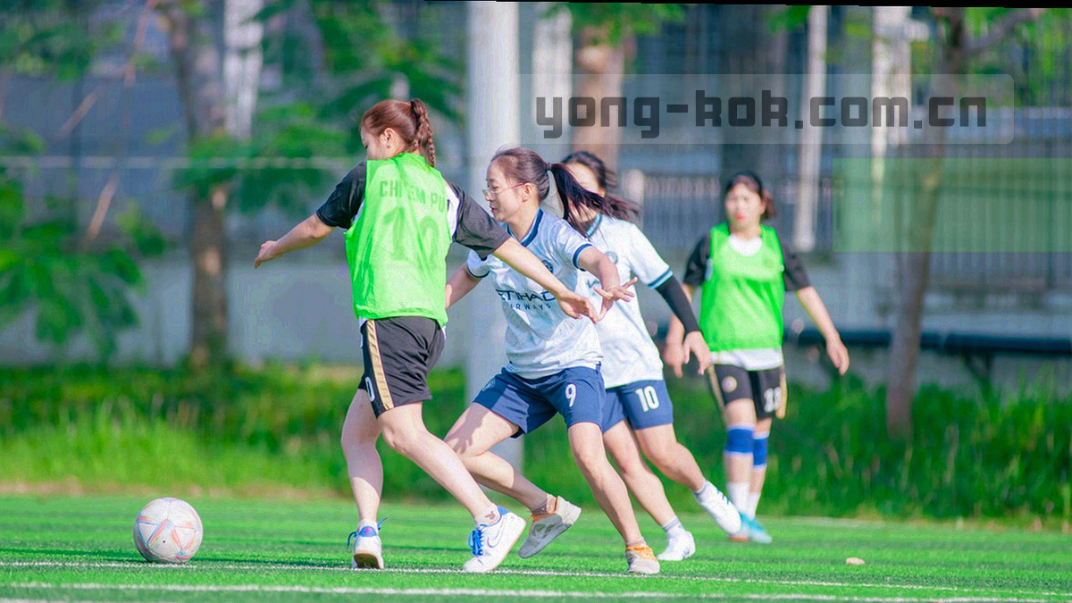 视频集锦帧索引拼贴，展示三次射正对应的画面节点